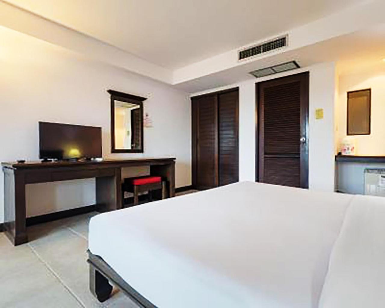 Hostel Bodega Phuket Patong (Adults Only) Zewnętrze zdjęcie