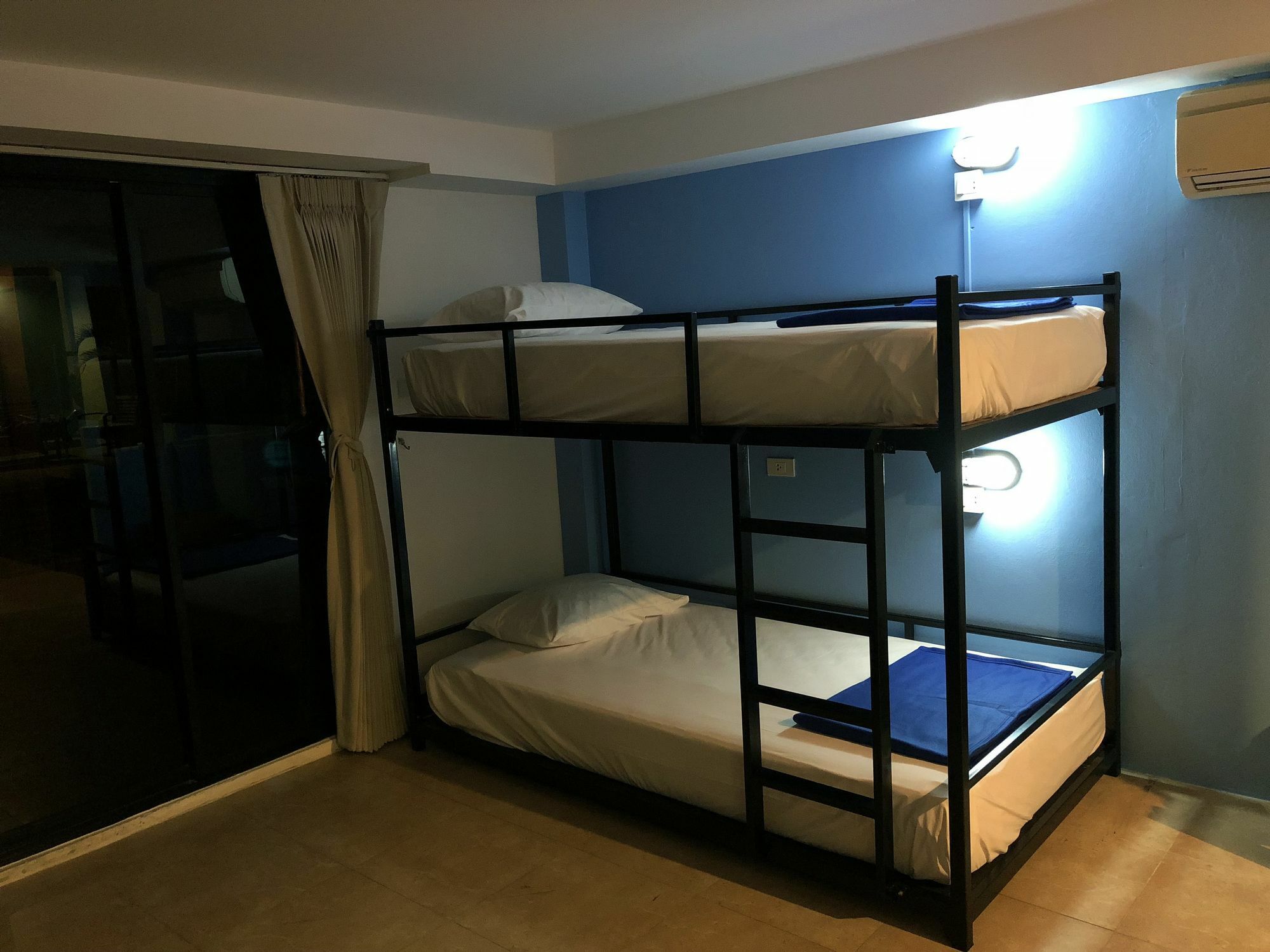 Hostel Bodega Phuket Patong (Adults Only) Zewnętrze zdjęcie